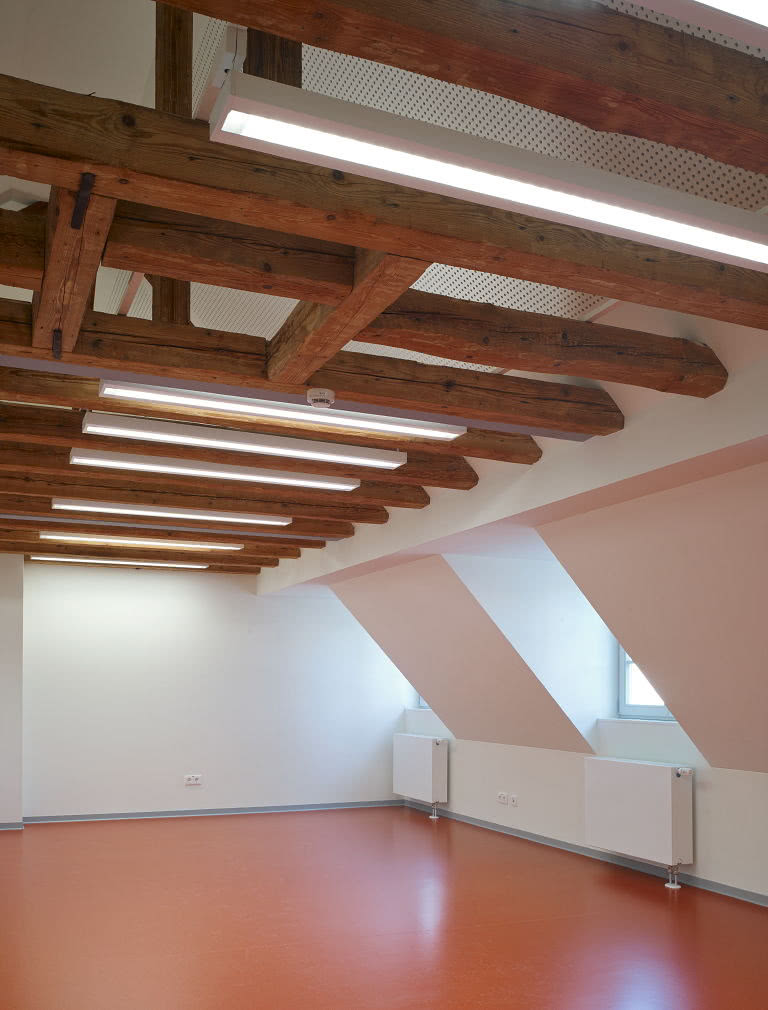 Umbau und Sanierung einer privaten Grundschule in Königstein